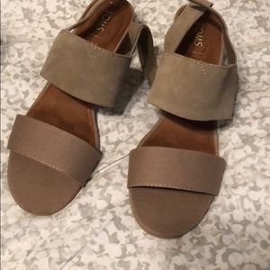 Toms Poppy sandals worn once (come with box)